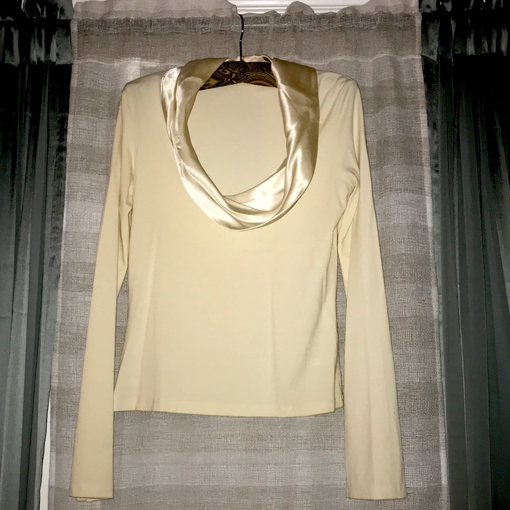 🎈5/$30!!🎈 Cream cowl neck top